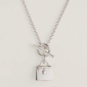 Hermes Amulettes Kelly pendant